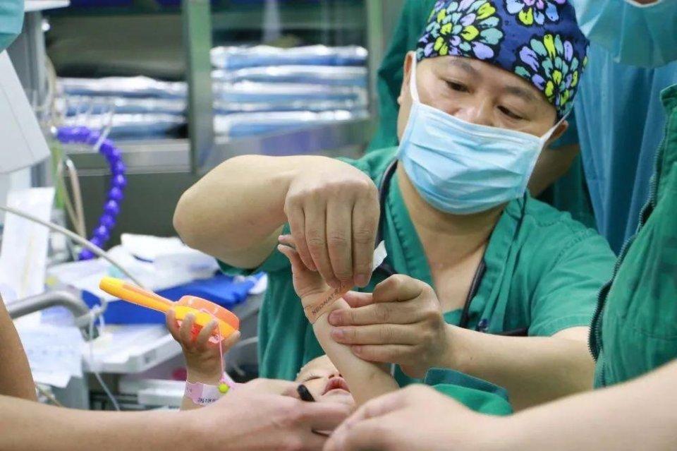 玉门市妇婴监护型护送